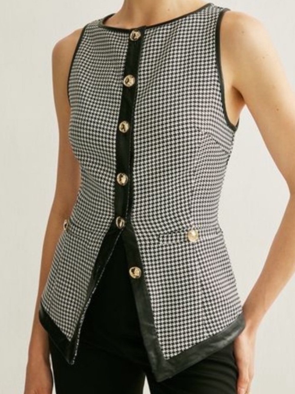 Commense Black & White Houndstooth Sleeveless Vest Top Gold Buttons Size Large